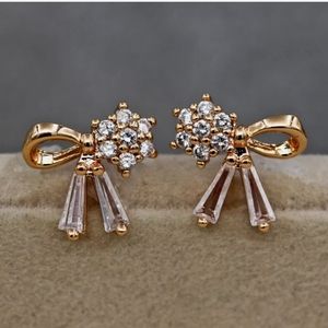 New cz 18kgf post earrings